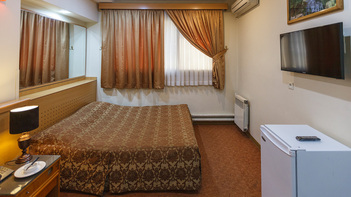 غرفة الثنائية في فندق ساسان شيراز